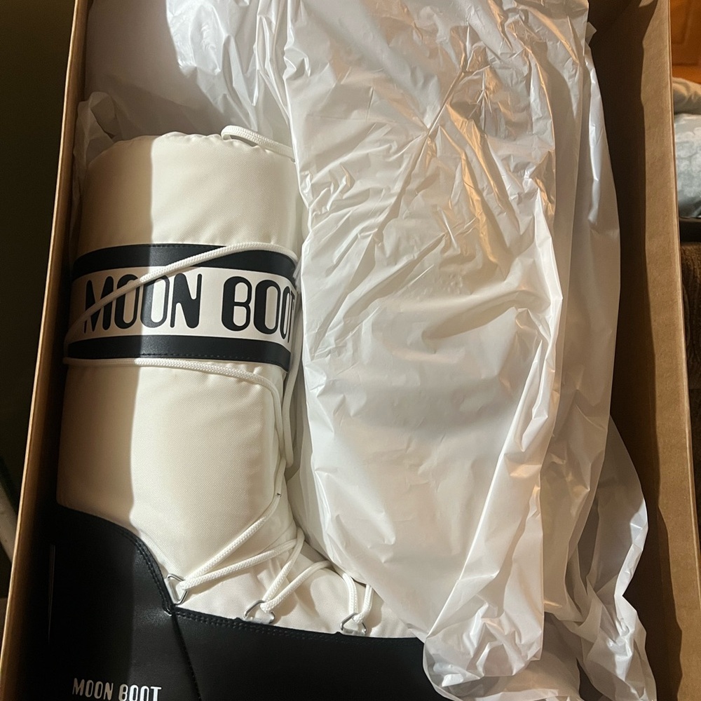 Moon Boot Women's Black and White Winter Boots
